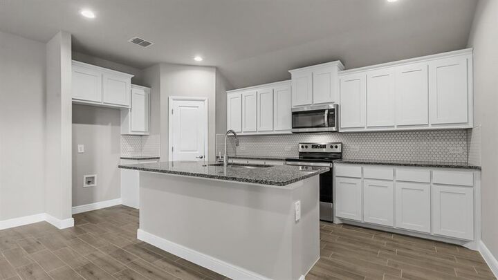 Property Photo: 1308 Honey Creek Drive TX 75115