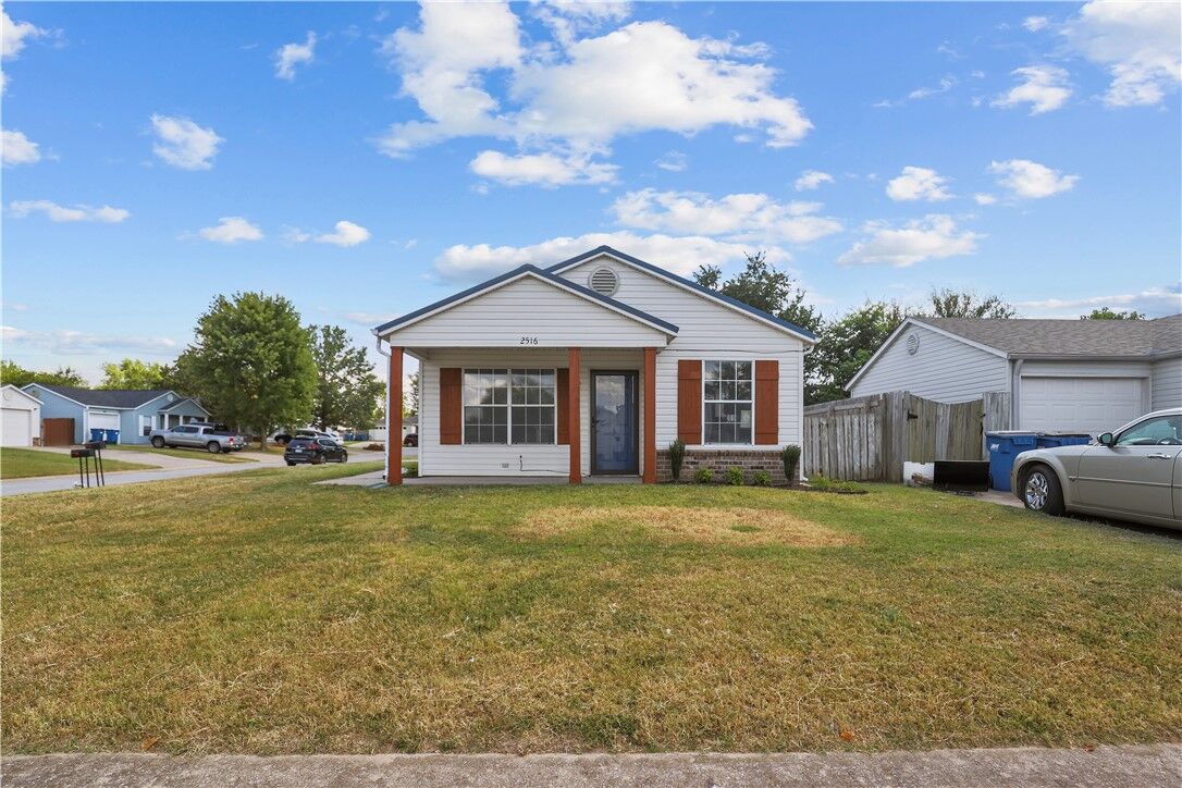 Property Photo: 2516 SE 4th Street AR 72712