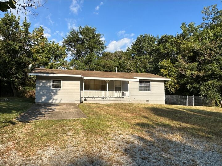 Property Photo: 201 N 7th Street AR 72634