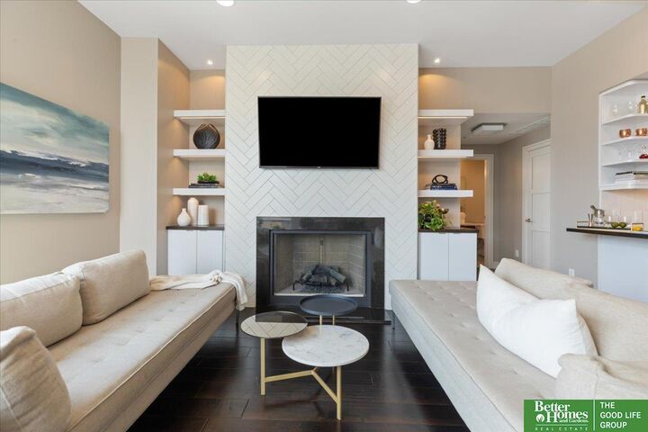 Property Photo: 200 S 31st Avenue 4814 NE 68131