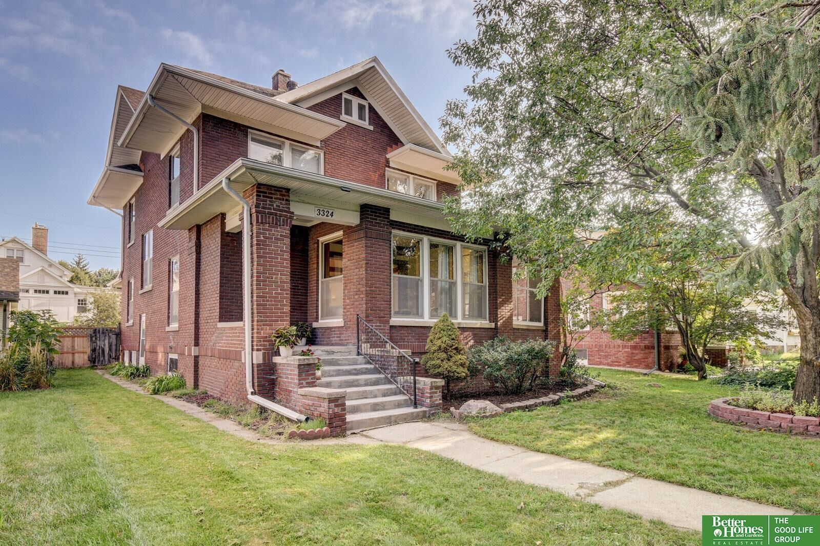 Property Photo: 3324 Pine Street NE 68105