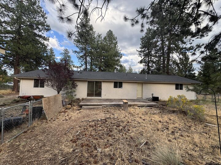 Property Photo: 60215 Cheyenne Road OR 97702