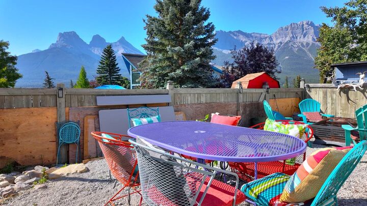 Photo de la propriété:  46 Grotto Way  AB T1W 1J9 