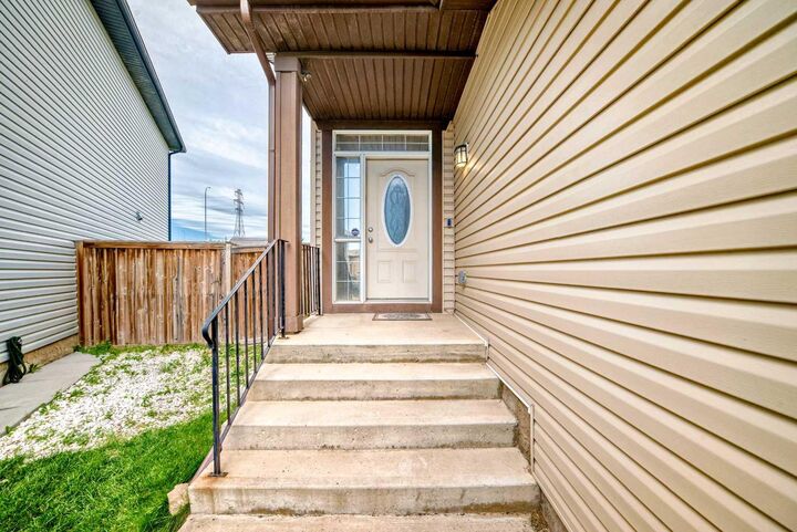 Property Photo: 117 Covebrook Bay NE AB T3K 0B1