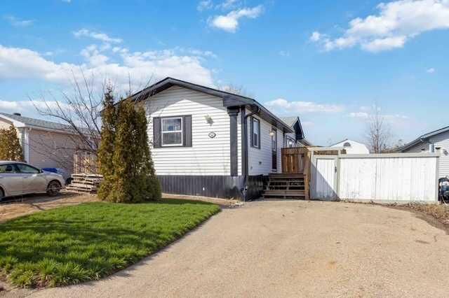 Photo de la propriété: 540 McKinlay Crescent AB T9K 2R6
