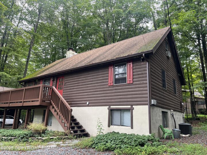 Property Photo: 139 Lakeview Drive PA 18436