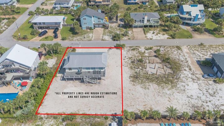 Property Photo: 1102 Maldonado Dr FL 32561