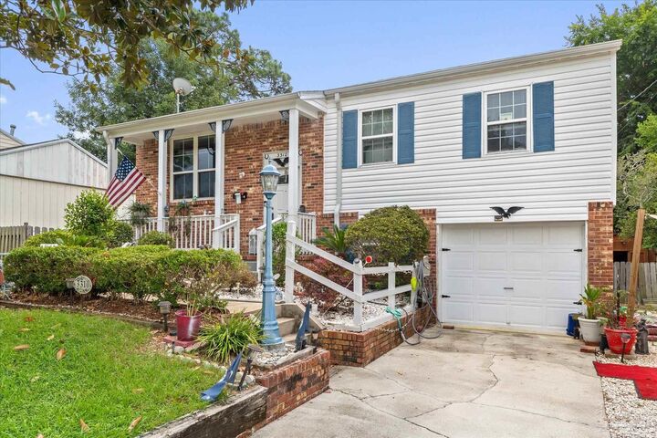 Property Photo: 3310 Bluewater Dr FL 32503