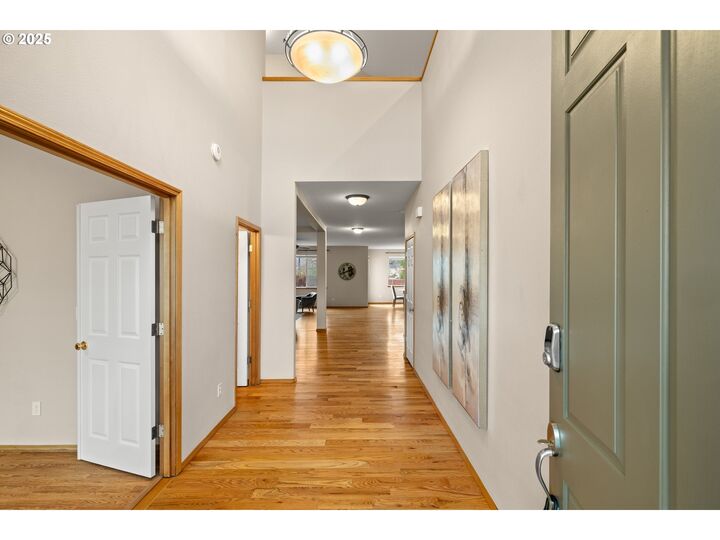 Property Photo: 5124 NW Crady Ln OR 97229