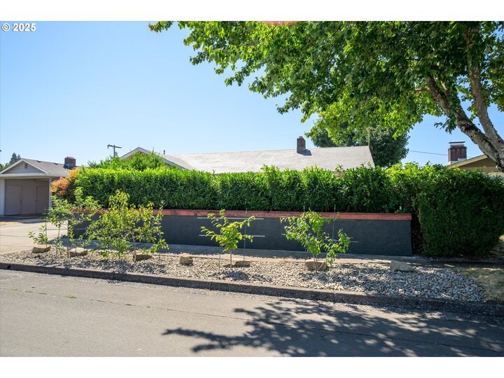 Property Photo: 1453 Quinalt St OR 97477
