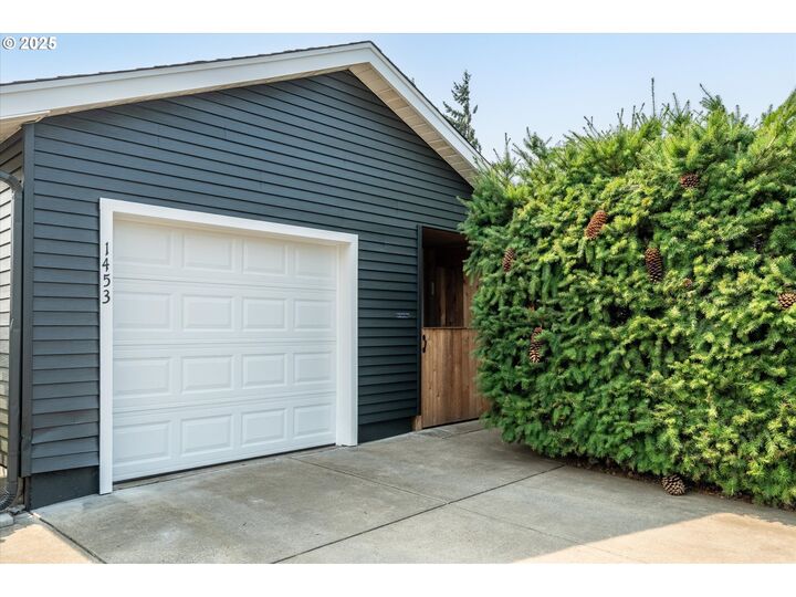 Property Photo: 1453 Quinalt St OR 97477