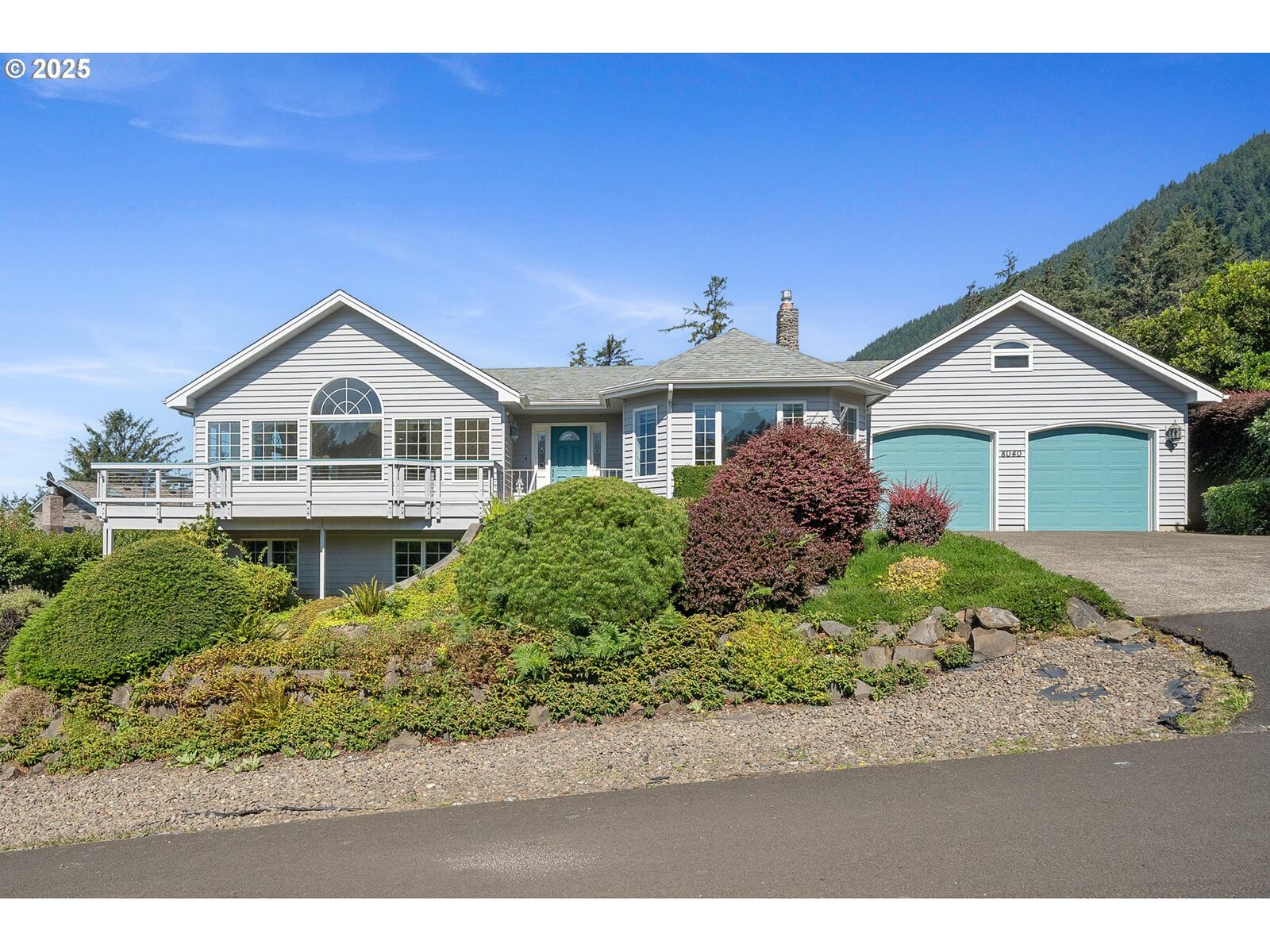 Property Photo: 8040 Kahnie Trail Loop OR 97131