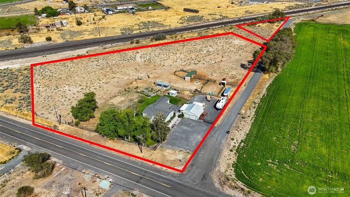 Property Photo: 19014 NE A.5 Road WA 98851