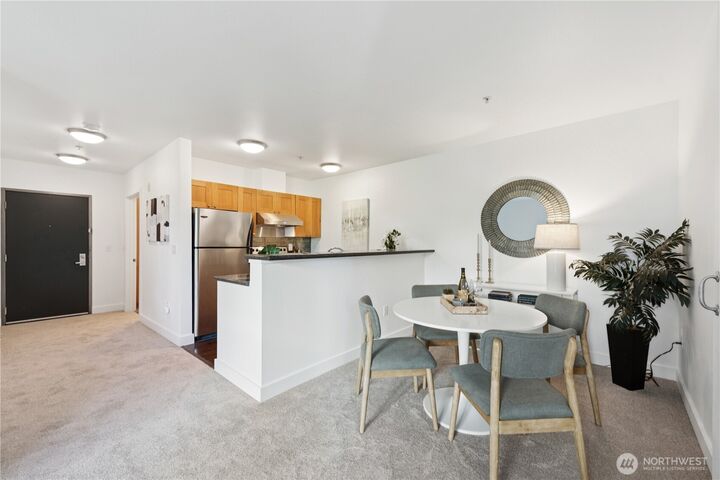 Property Photo: 1610 Belmont Avenue 306 WA 98122