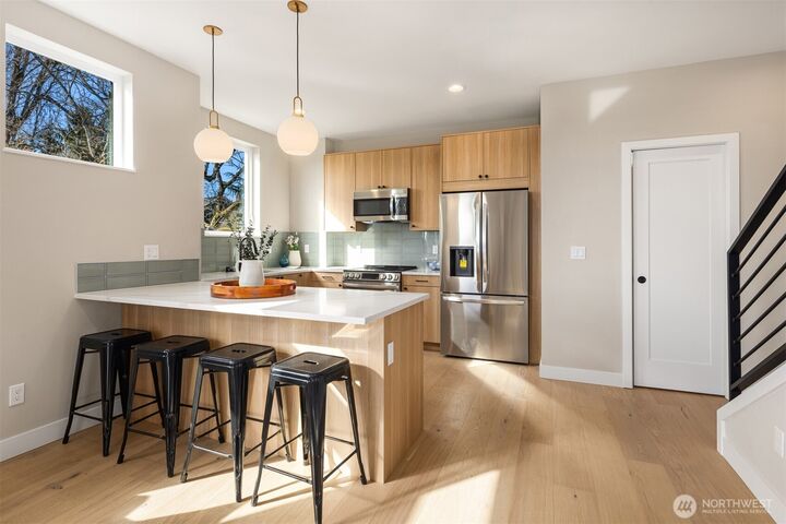 Property Photo: 332 17th Avenue WA 98122