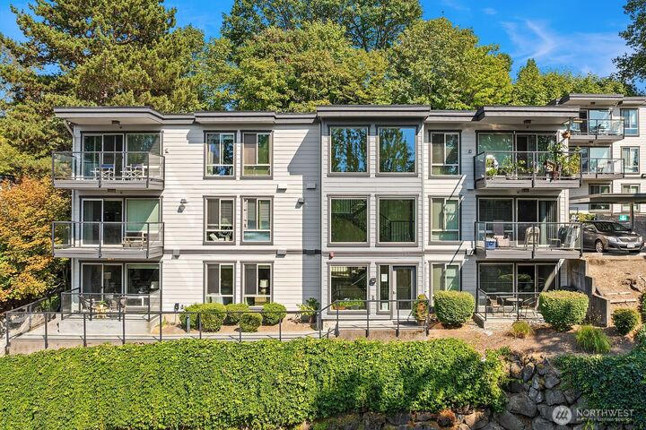 Property Photo: 3208 81st Place SE D102 WA 98040