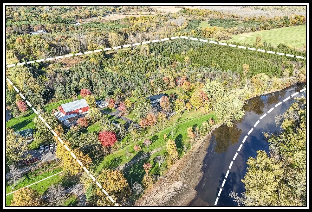 Property Photo:  E8130 Flease Road  WI 54961-8021 