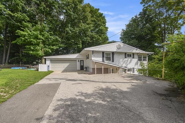 110 Riverside Drive  Hart MI 49420 photo