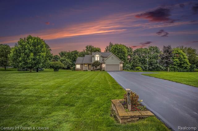 Property Photo: 3015 Patriot Square MI 48350