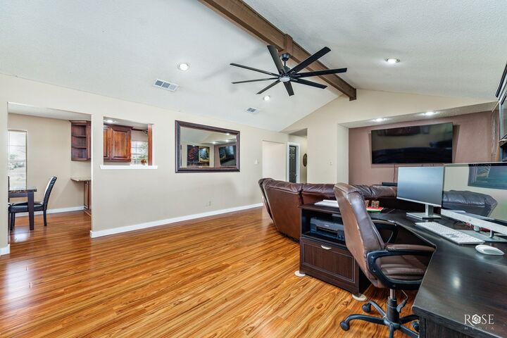 Property Photo:  307 E 12th St  TX 76932 