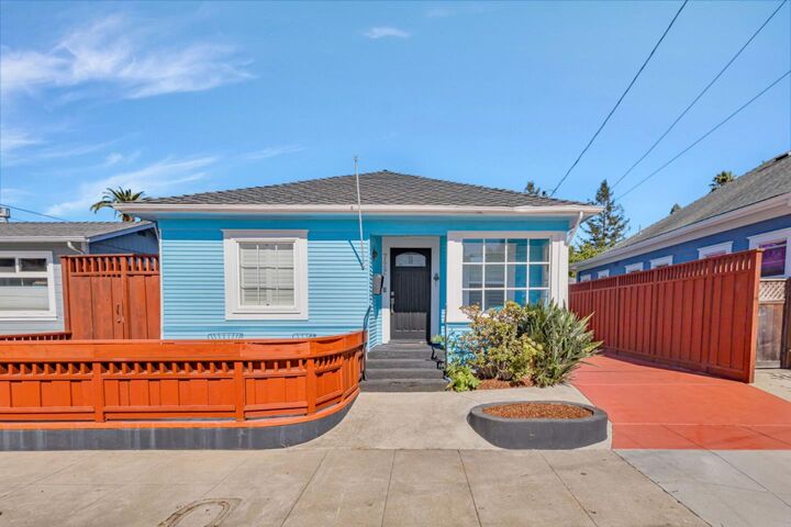 Property Photo: 722 Cayuga Street CA 95062