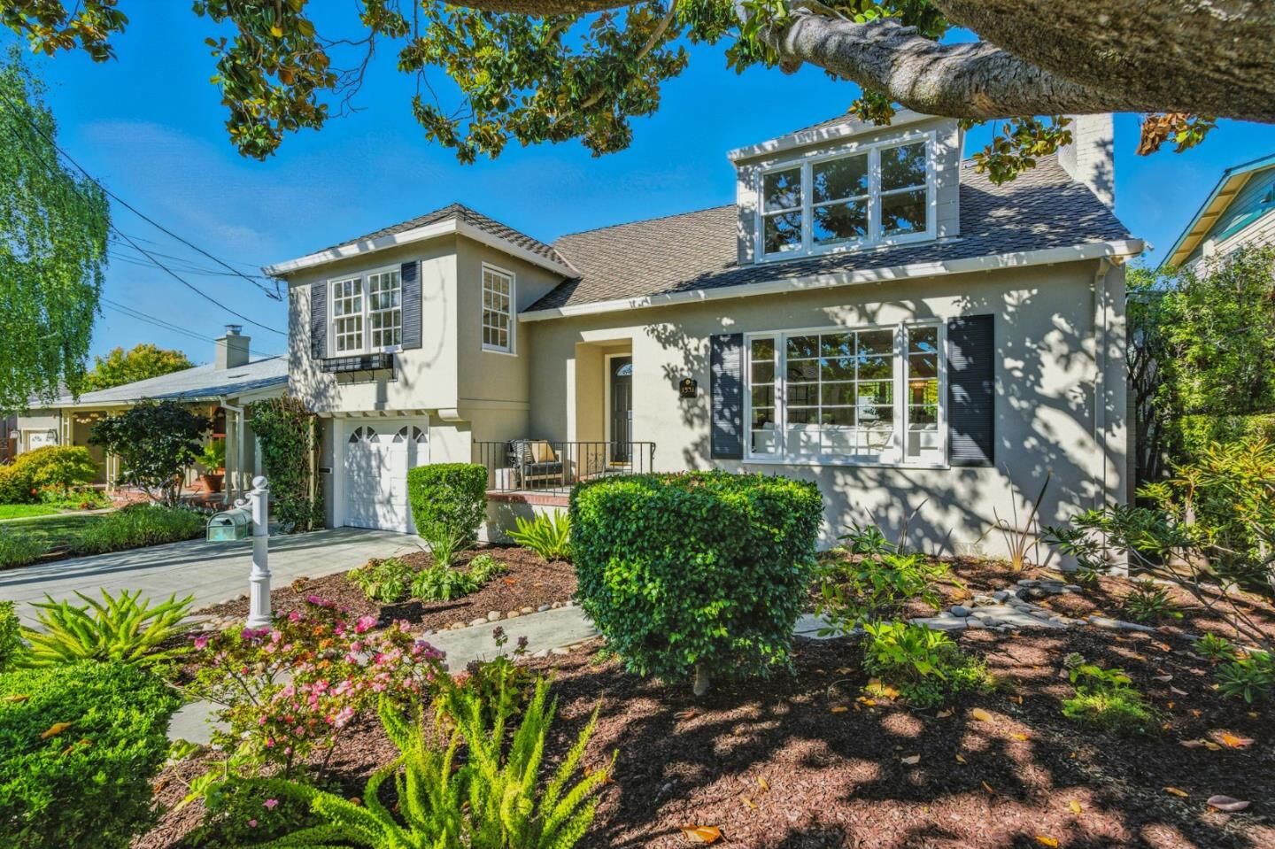 Property Photo: 1531 Locust Street CA 94402