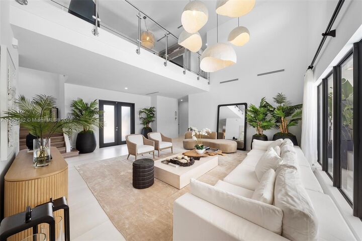 Property Photo:  11062 SW 91st Ave  FL 33176