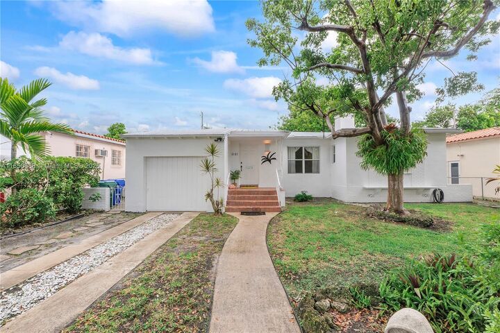 Property Photo: 2121 SW 20th St FL 33145