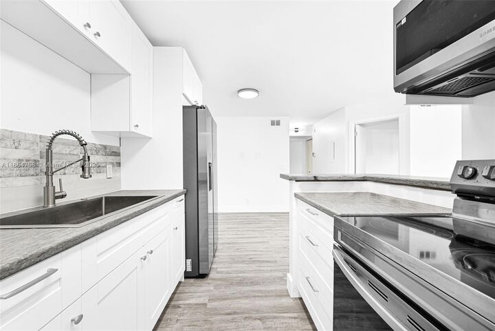 Property Photo: 545 Trace Cir 101 FL 33441