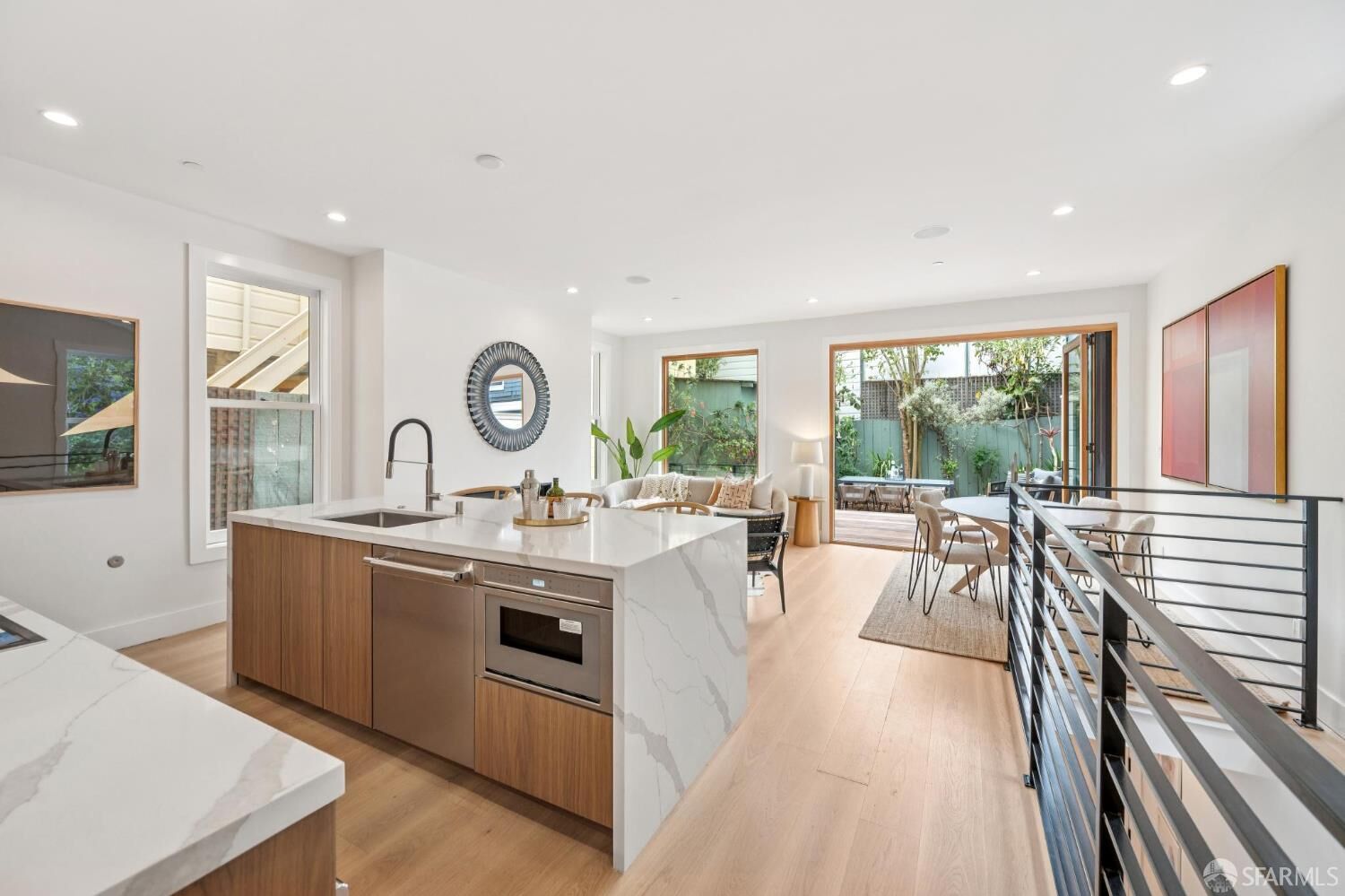 Property Photo:  592 Sanchez Street  CA 94114 