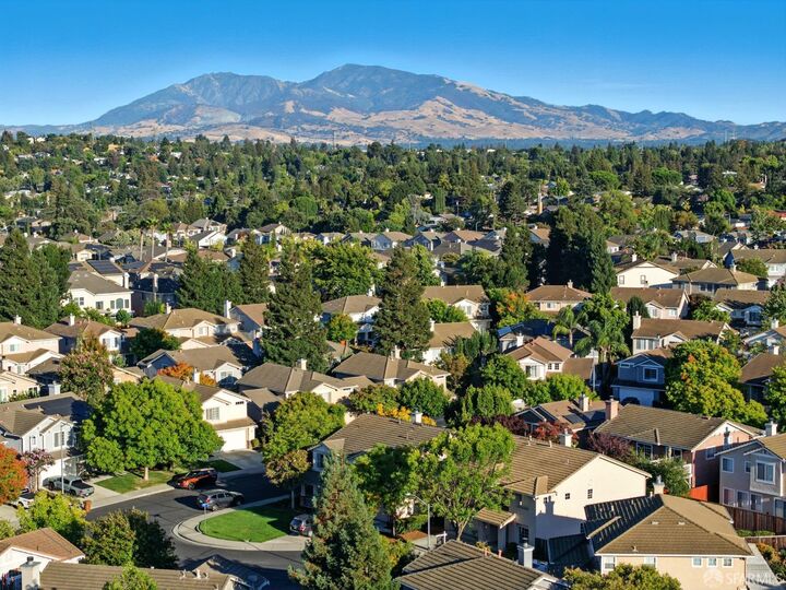 Property Photo: 275 Brady Court CA 94553