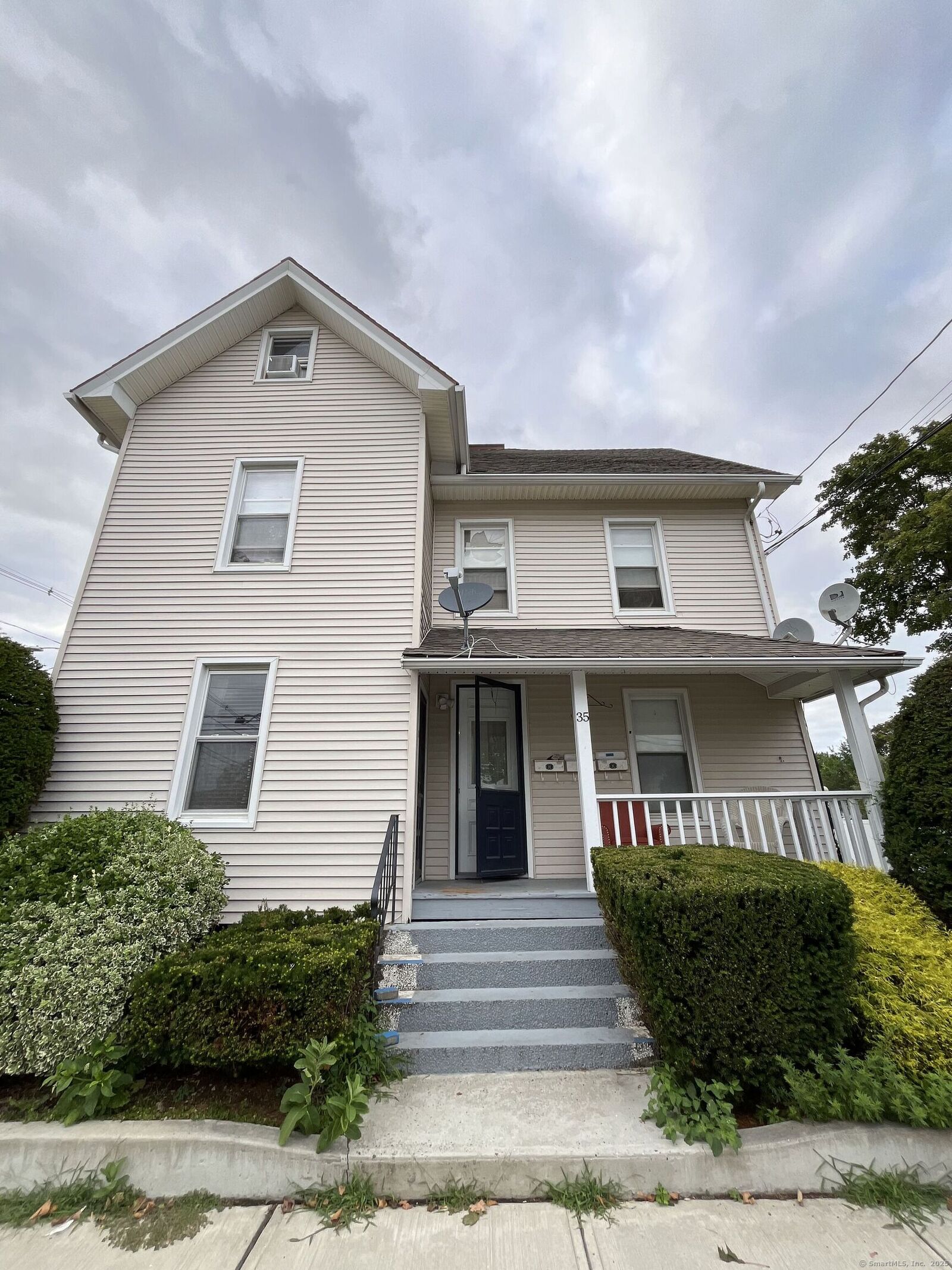 Property Photo: 35 Cove Avenue 3 CT 06855
