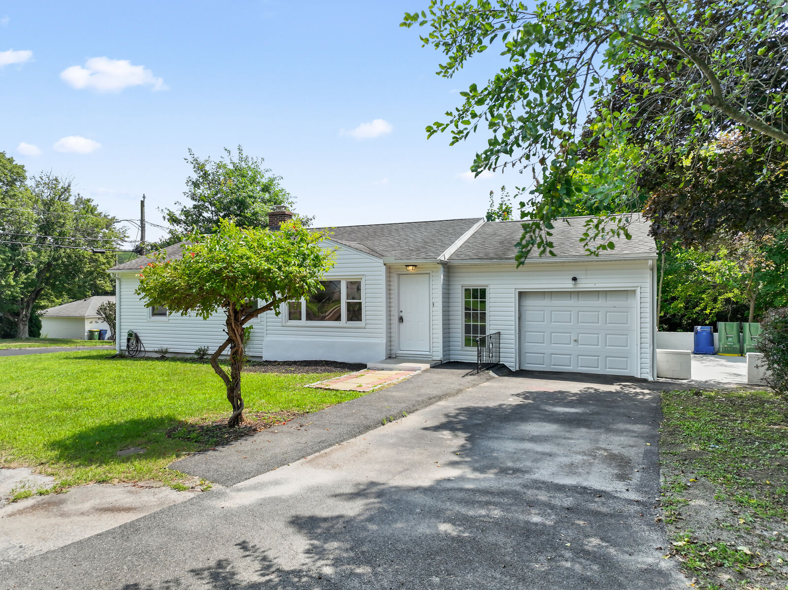 Property Photo:  24 Holiday Hill  CT 06704 