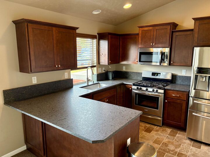 Property Photo:  15317 N Hunters Pointe Rd  WA 99021 