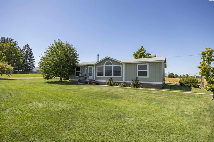 Property Photo: 153 Lake Road WA 99323