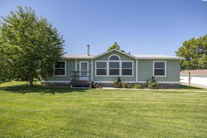 Property Photo:  153 Lake Road  WA 99323 