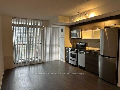 Property Photo:  36 Lisgar Street 622E  ON M6J 0C7 