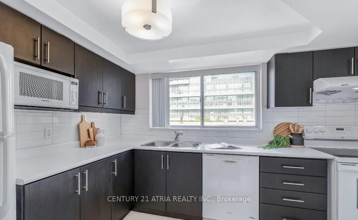 Property Photo: 44 Gerrard Street W 1206 ON M5G 2K2