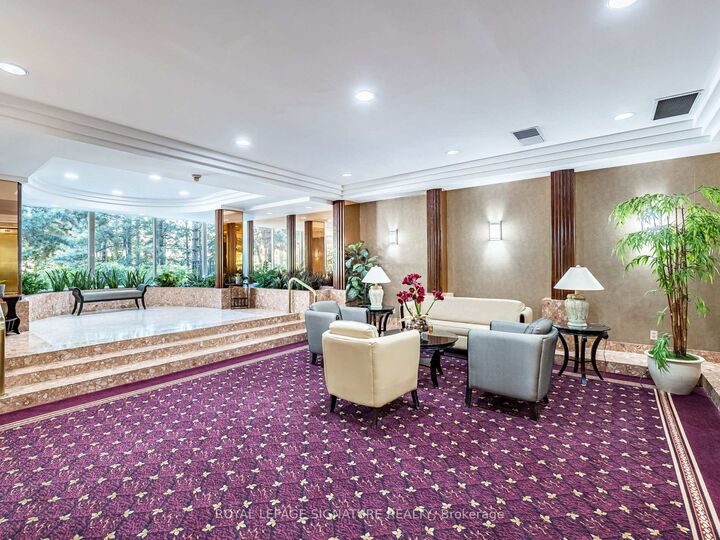 Property Photo: 24 Hanover Road 2204 ON L6S 5K8