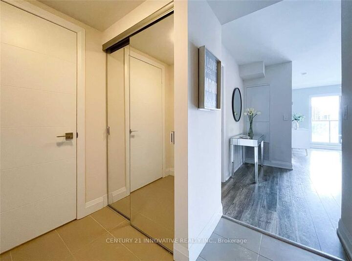 Property Photo: 18 Uptown Drive 718 ON L3R 5M5