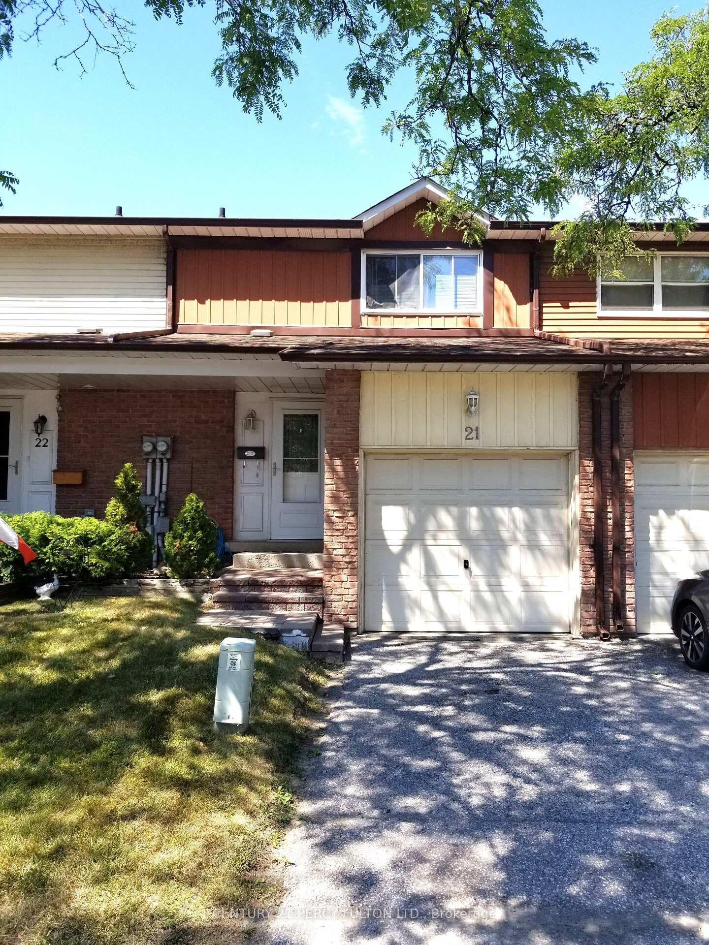 Property Photo:  540 Dorchester Drive 21  ON L1J 6M5 