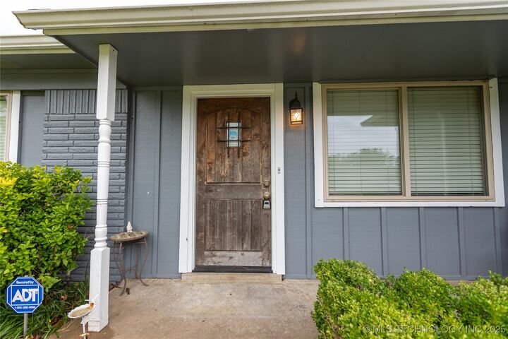 Property Photo: 12636 E 34th Street OK 74146