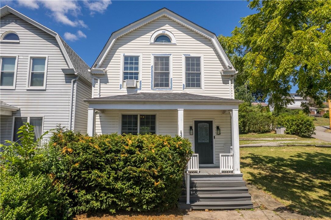 Property Photo: 1404 Hillsboro St PA 15204