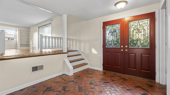 Property Photo: 123 Oxbridge Dr PA 15237