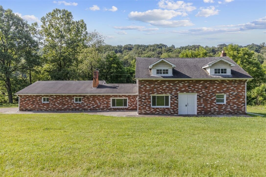 Property Photo:  564 Bartleyville Rd  PA 15021 