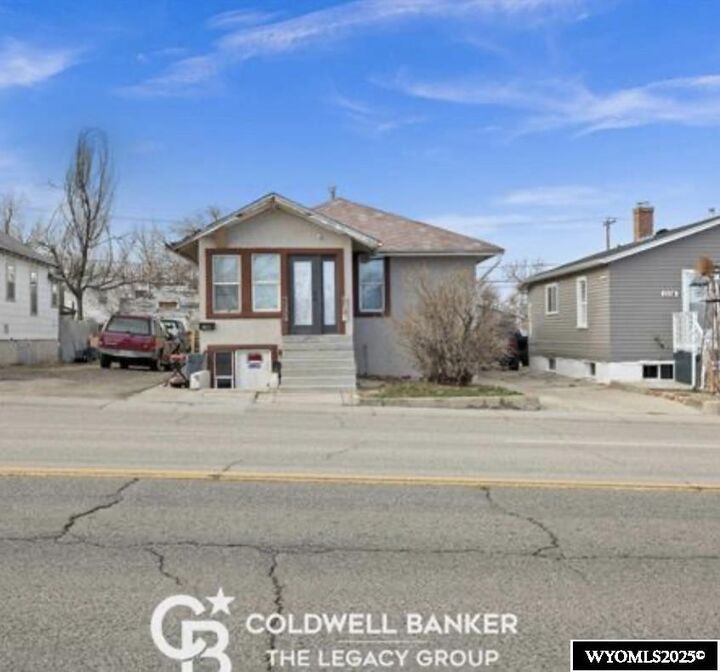 Property Photo:  1118 S Poplar Streets  WY 82601 