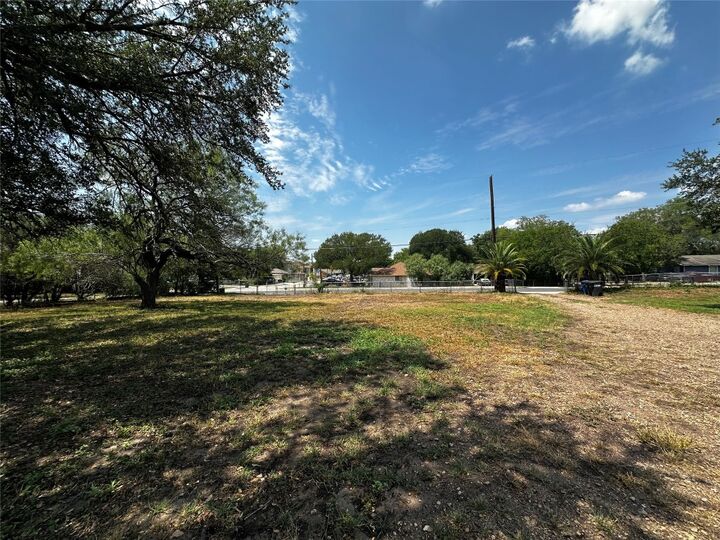 Property Photo: 7922 Dempsey Street TX 78242