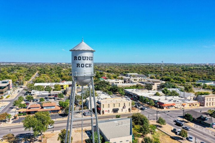 Property Photo: 2804 Cool River Loop TX 78665