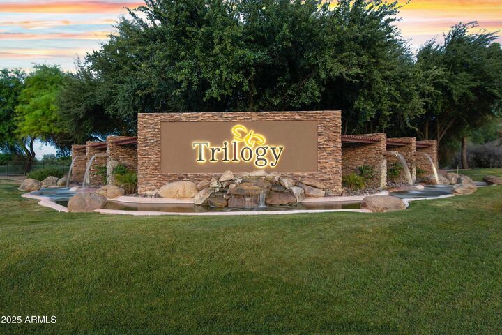 Property Photo: 4516 E Narrowleaf Drive AZ 85298