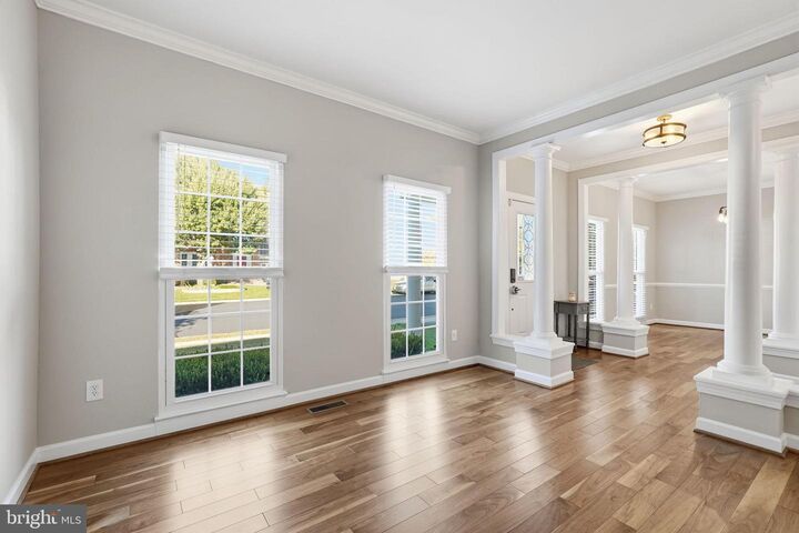 Property Photo: 43949 Bruceton Mills Circle VA 20147